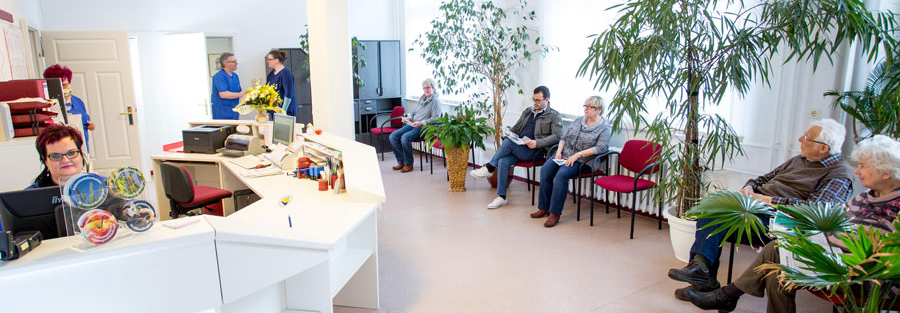 Wartezimmer breit